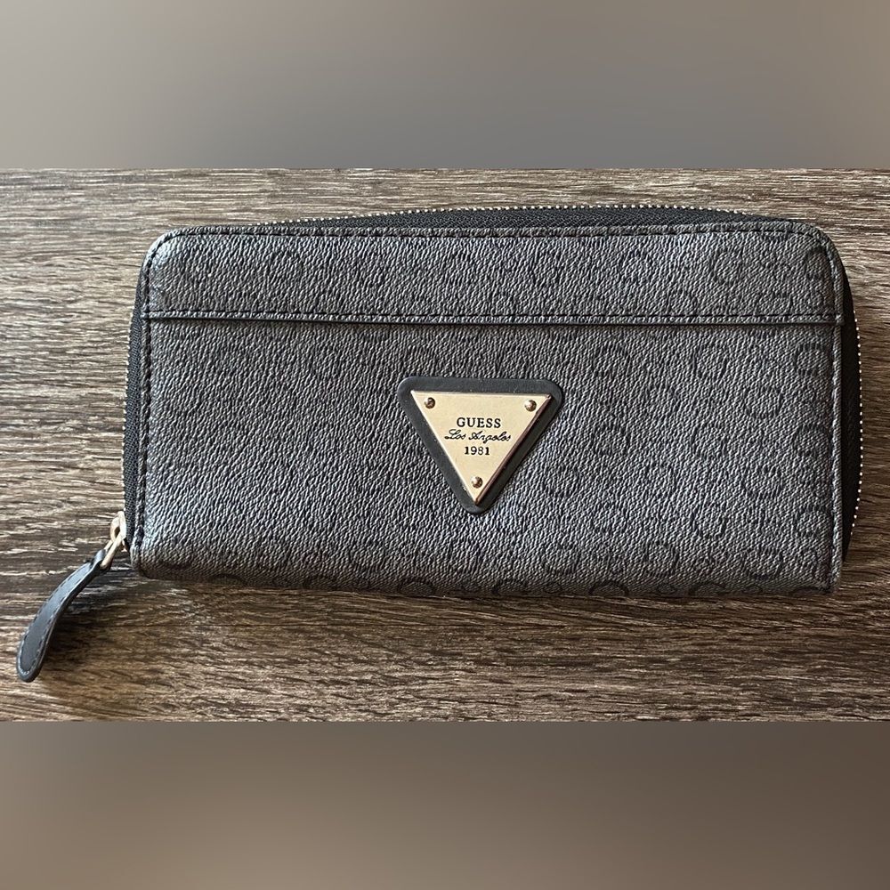 Guess Black Leather Logo Zip Wallet